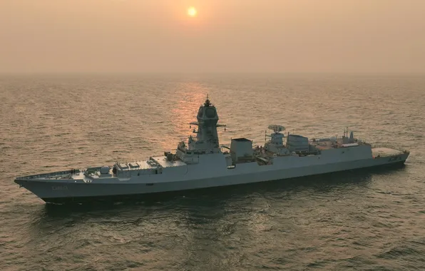 Эсминец, ВМС Индии, D69, INS Surat