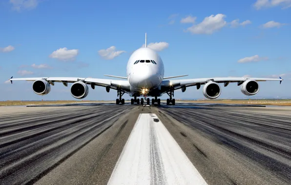Картинка широкофюзеляжный, двухпалубный, Airbus A380, пассажирский, четырехдвигательный, реактивный, полоса, небо