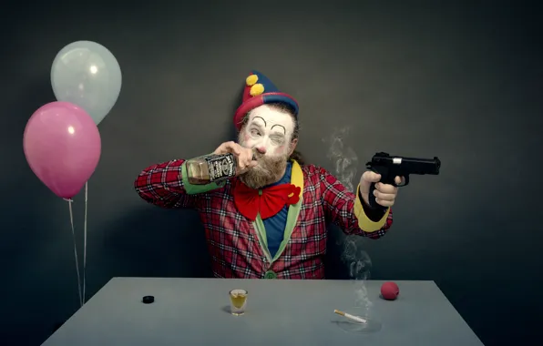 Картинка пистолет, шары, бутылка, клоун