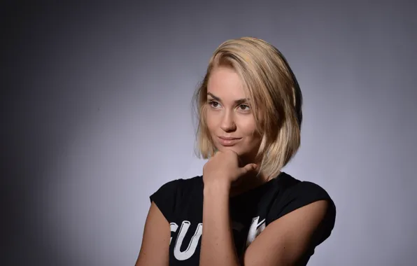 Картинка взгляд, поза, улыбка, модель, актриса, Агата Муцениеце, Agata Muceniece