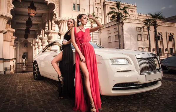 Взгляд, Девушки, Rolls-Royce, белый авто, Красивые девушки, позируют над машиной