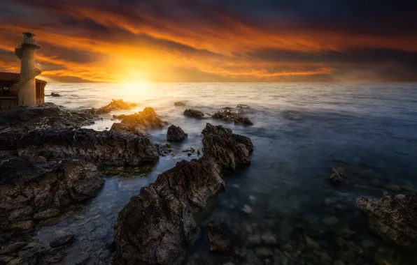 Море, закат, маяк