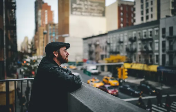 Картинка люди, шапка, здания, Нью-Йорк, светофор, мужчина, борода, пиджак