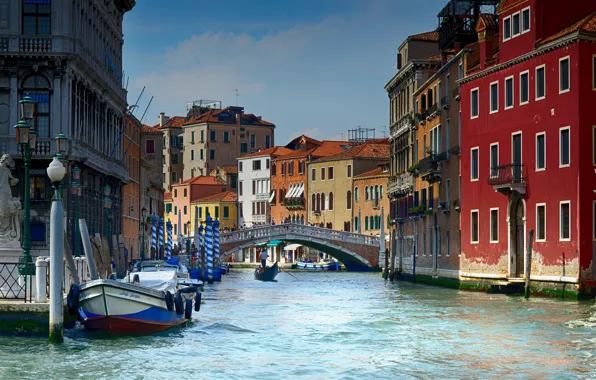 Мост, город, дома, фонари, Италия, Венеция, канал, статуя