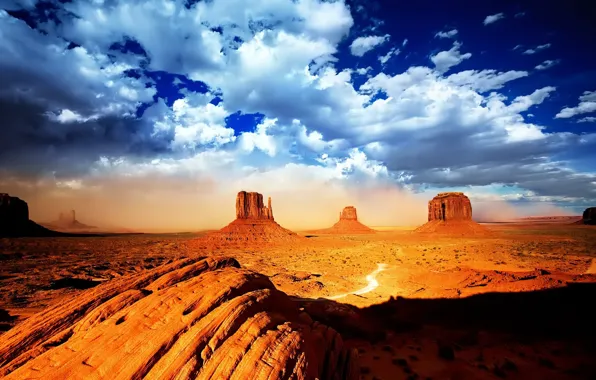 Картинка скалы, пустыня, Облака