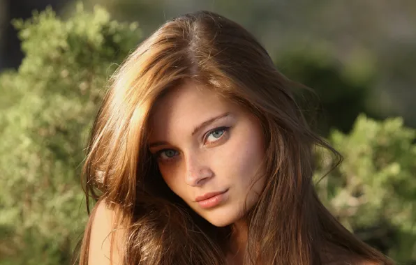 Legs, sexy girl, smile, necklace, brownette, angelina, indiana a