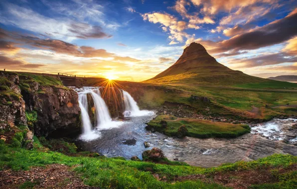 Картинка солнце, облака, закат, река, берег, гора, водопады, Исландия
