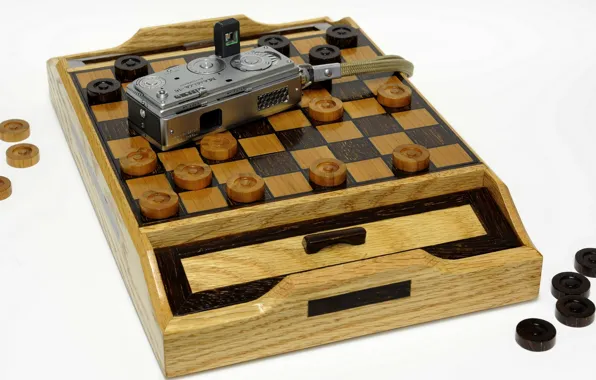Картинка дерево, шахматная доска, шашки, Automatic, Mamiya-16, миниатюрный фотоаппарат, ручная работа