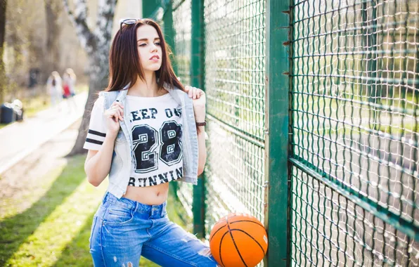 Картинка grass, trees, basketball, model, people, women, bokeh, jeans