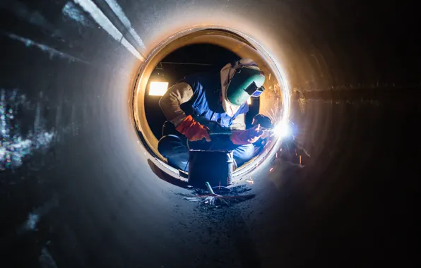 Картинка laborer, worker, pipe welder, electric arc welding helmet