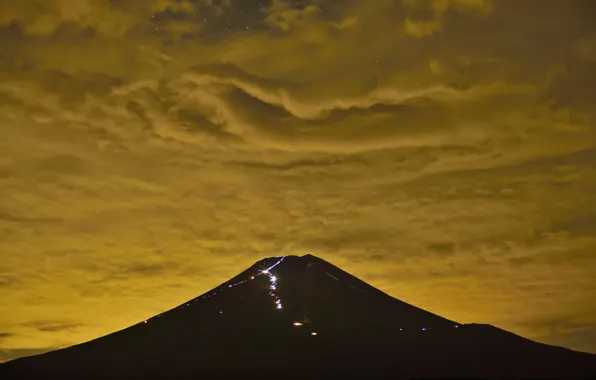 Небо, облака, ночь, огни, Япония, гора Фудзияма