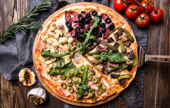 Картинка грибы, пицца, помидоры, оливки, колбаса, ветчина
