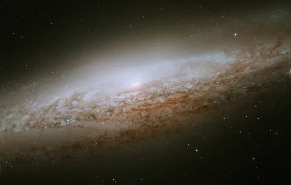 Галактика, NGC 2683, видимая с ребра