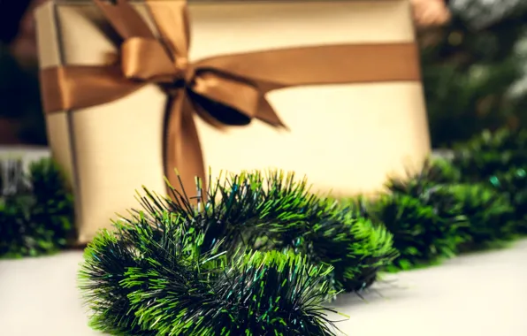 Картинка дождик, зеленый, коробка, подарок, Новый Год, Рождество, декорации, мишура