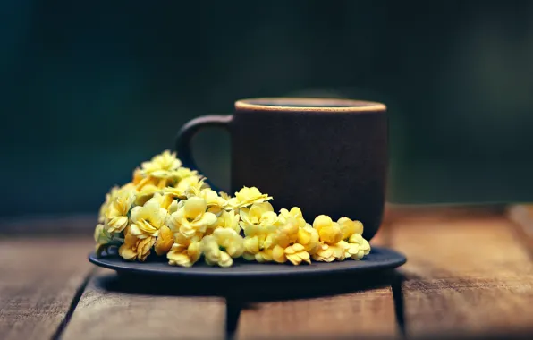 Цветы, темный фон, чай, доски, кофе, желтые, кружка, чашка