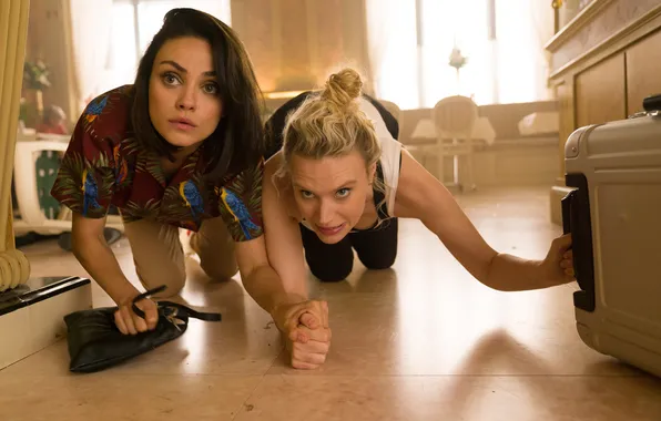 Девушки, фильм, две, кадр, боевик, Mila Kunis, Мила Кунис, комедия