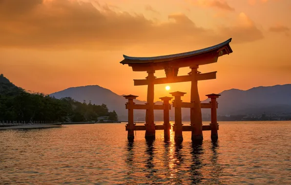 Картинка море, закат, горы, Япония, Japan, врата, тории, Itsukushima Shrine