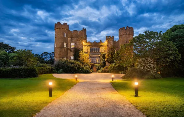 Парк, замок, фонари, дорожка, Malahide Castle, County Dublin