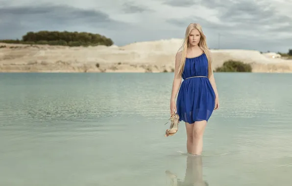 Девушка, озеро, платье, блондинка, туфли, girl, синее, Nathan Photography