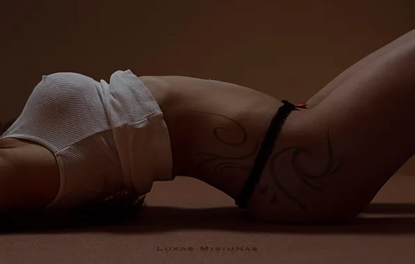 Грудь, девушка, майка, тату, сосок, girl, ножки, Lukas Misiunas