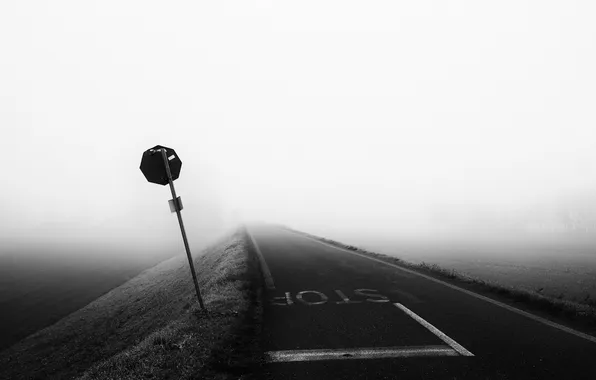 Картинка дорога, туман, знак