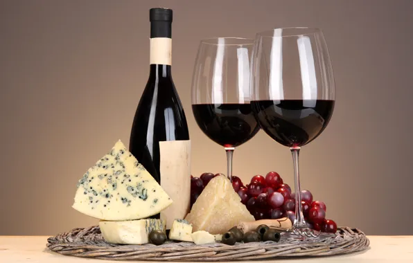 Картинка вино, бокал, бутылка, сыр, виноград, оливки, штопор