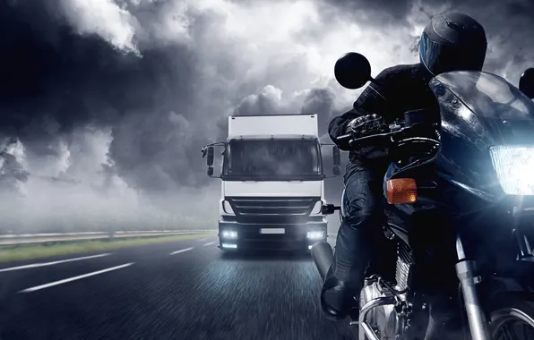 Картинка дорога, облака, непогода, мотоциклист