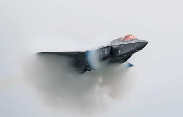 Звуковой барьер, ВВС США, истребитель-бомбардировщик, Lockheed Martin F-35 Lightning II