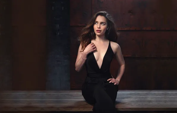 Девушка, платье, актриса, декольте, красивая, Emilia Clarke, Эмилия Кларк