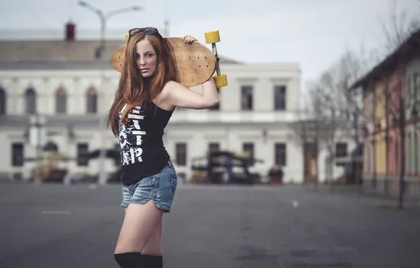 Взгляд, поза, модель, шорты, портрет, макияж, майка, фигура