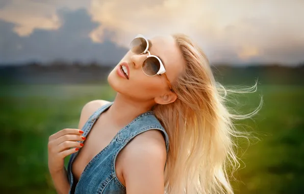 Картинка поза, волосы, очки, красотка, Saulius Krusna