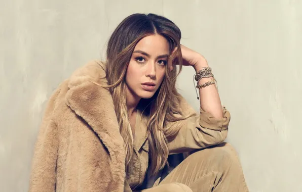 Взгляд, девушка, шуба, Chloe Bennet