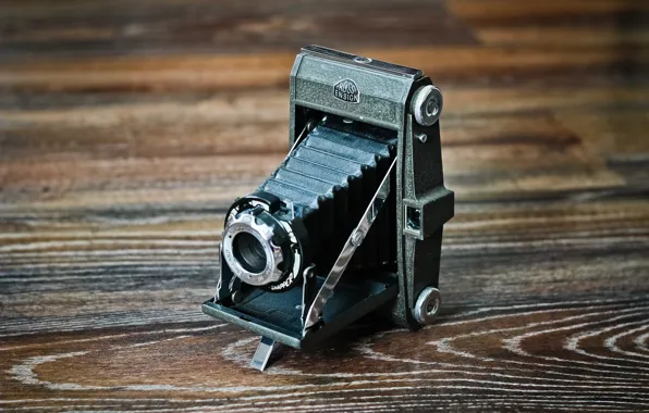 Camera, England, Ross Ensign