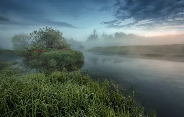 Картинка трава, пейзаж, природа, туман, река, утро, церковь, кусты
