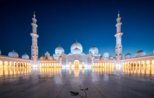 Архитектура, Abu Dhabi, Al Maqtaa, Religious Symmetry