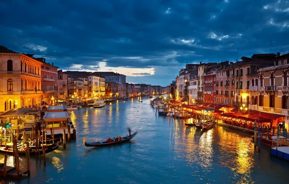 Облака, огни, дома, лодки, вечер, канал, венеция, гондолы
