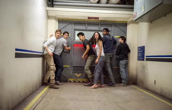 Фантастика, триллер, боевик, Кая Скоделарио, Kaya Scodelario, Dylan O'Brien, Thomas Sangster, Дилан О’Брайэн