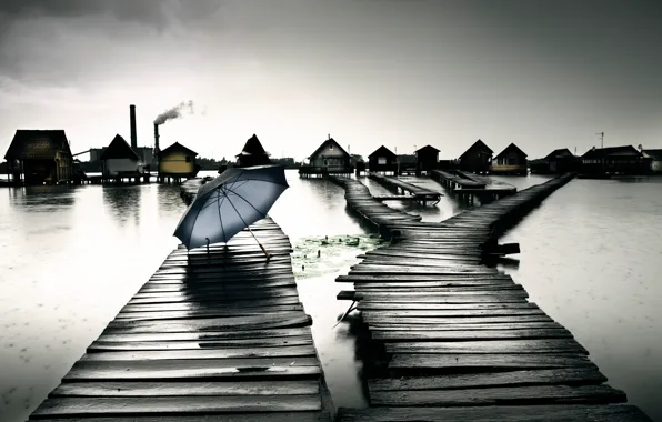 Картинка озеро, дождь, дома, зонт, Hungary, Bokod
