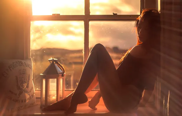 Картинка девушка, солнце, окно, ножки