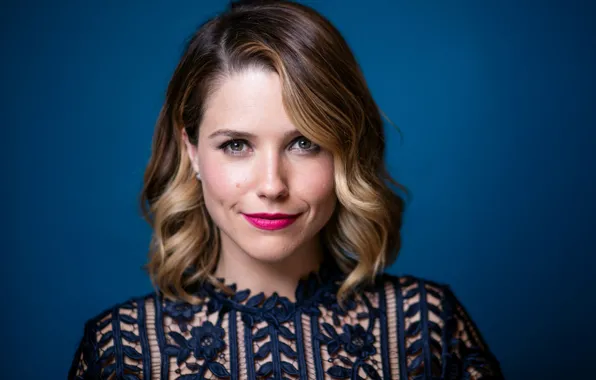 Картинка взгляд, поза, макияж, актриса, Sophia Bush, София Буш, hair, makeup