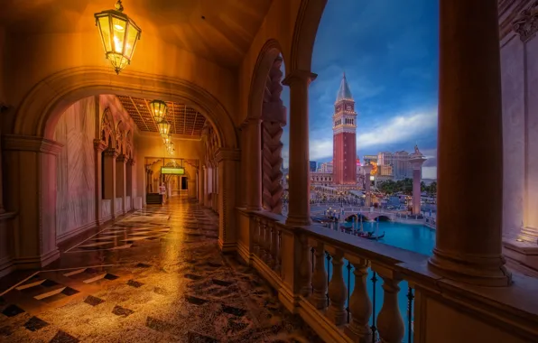 Картинка коридор, фонари, балкон, венеция