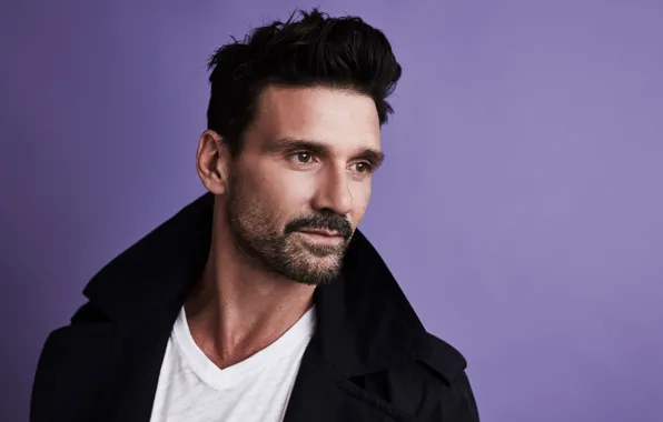 Картинка взгляд, поза, актер, щетина, Фрэнк Грилло, Frank Grillo
