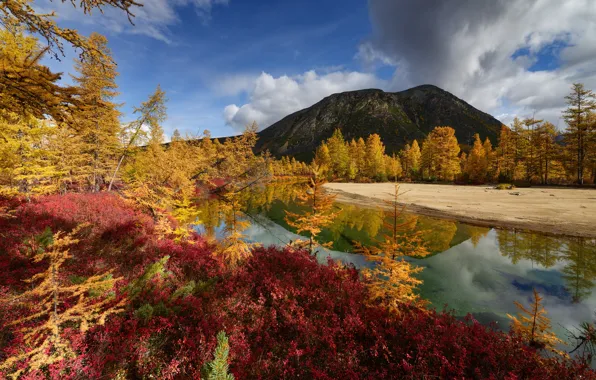 Картинка осень, облака, пейзаж, природа, озеро, растительность, гора, Колыма