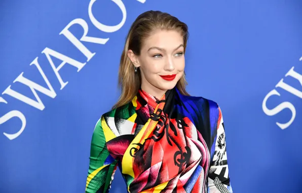 Улыбка, модель, знаменитость, красная помада, красные губы, Gigi Hadid