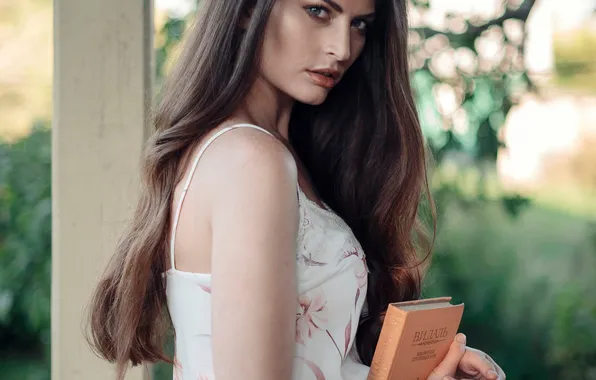 Взгляд, модель, книга, на даче, Ксения Богатырева