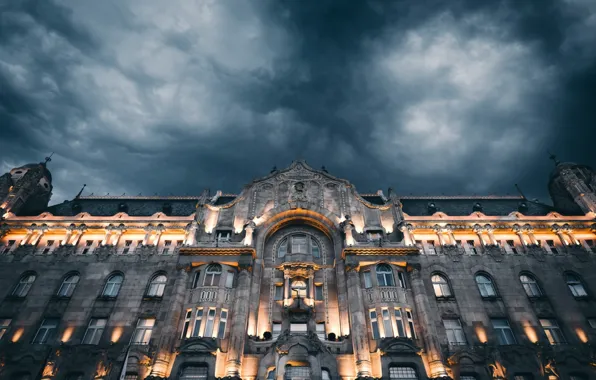 Картинка ночь, город, Grand Budapest Hotel