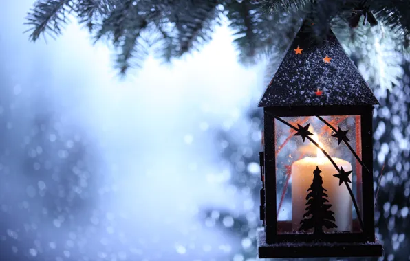 Картинка зима, снег, снежинки, свеча, ель, ветка, фонарик, фонарь