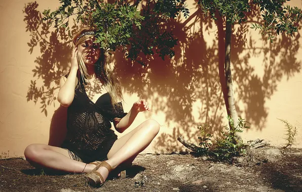 Девушка, стена, дерево, модель, тень, блондинка, girl, photographer