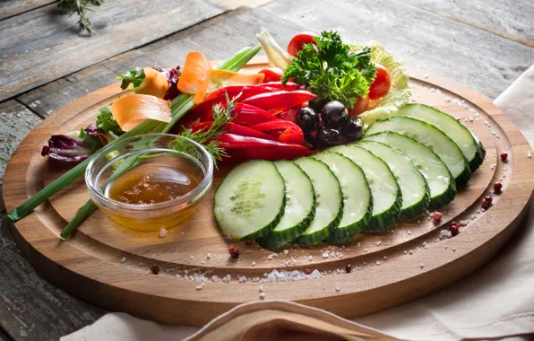 Огурец, перец, овощи, соус, маслины, закуска