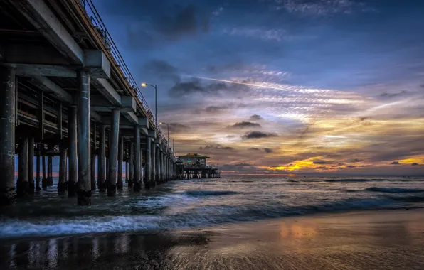 Море, закат, мост